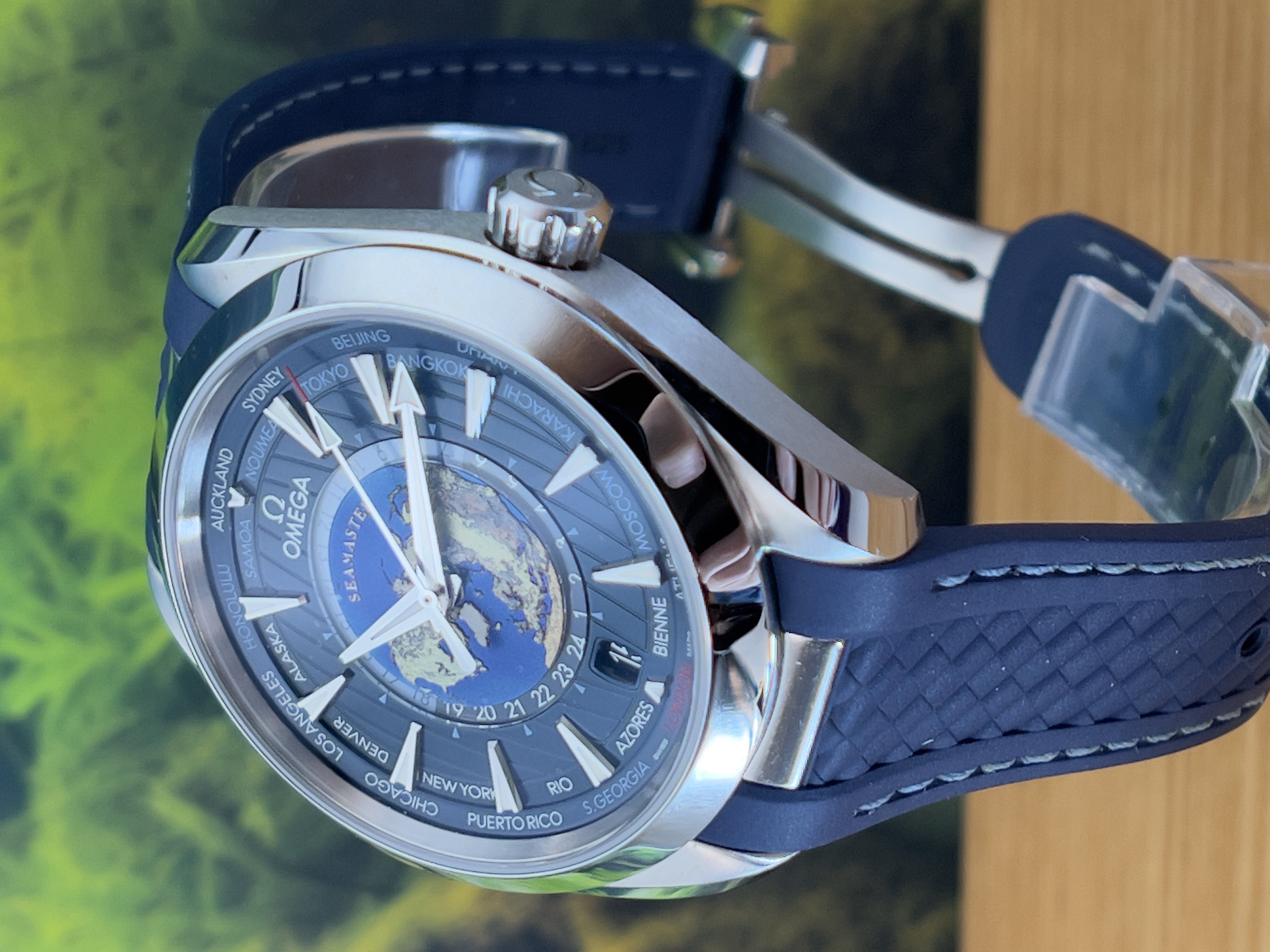 Omega Seamaster Aqua Terra 150m Master Chronometer GMT 220.12.43.22.03.001
